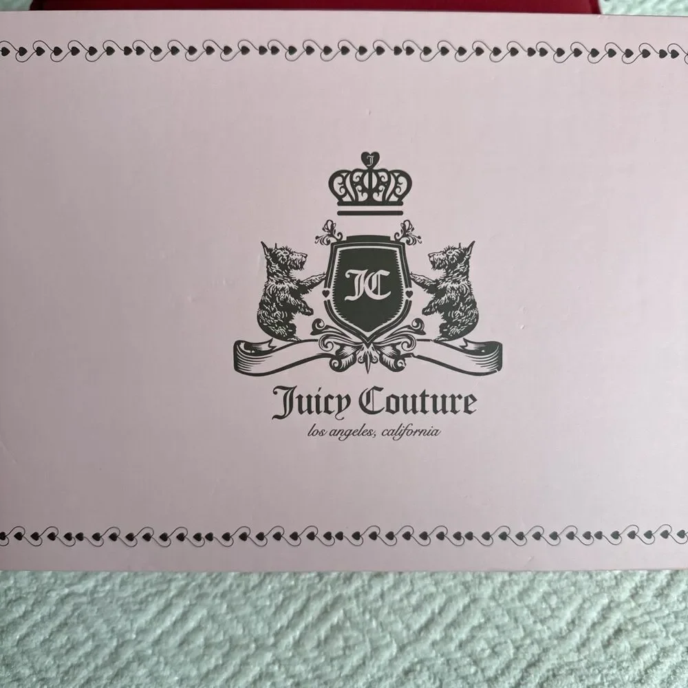 NWT  Juicy Couture Gift Set  Love Heritage Slim Camera Bag & Envelope Card Case